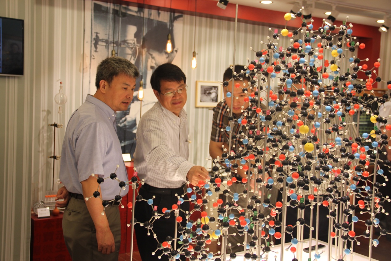 高鸿钧局长带队调研分子细胞科学、脑科学与智能技术和分子植物科学三个卓越中心